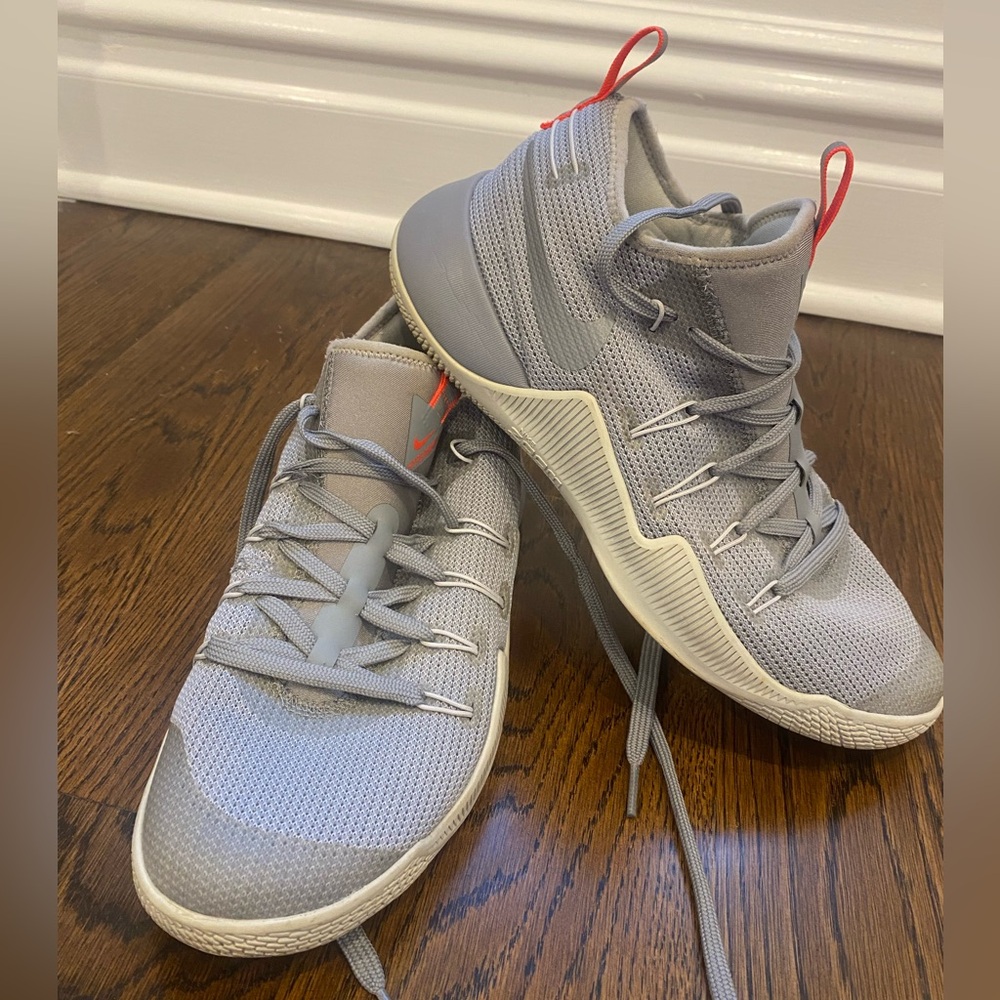 Nike Men’s Hypershift Basketball Shoes - 9.5 - RARE COLOR